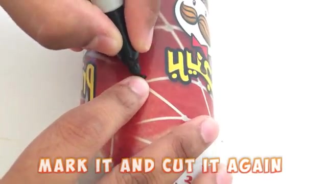 DIY PRINGLES MIC STAND LIFE HACK 096.jpg