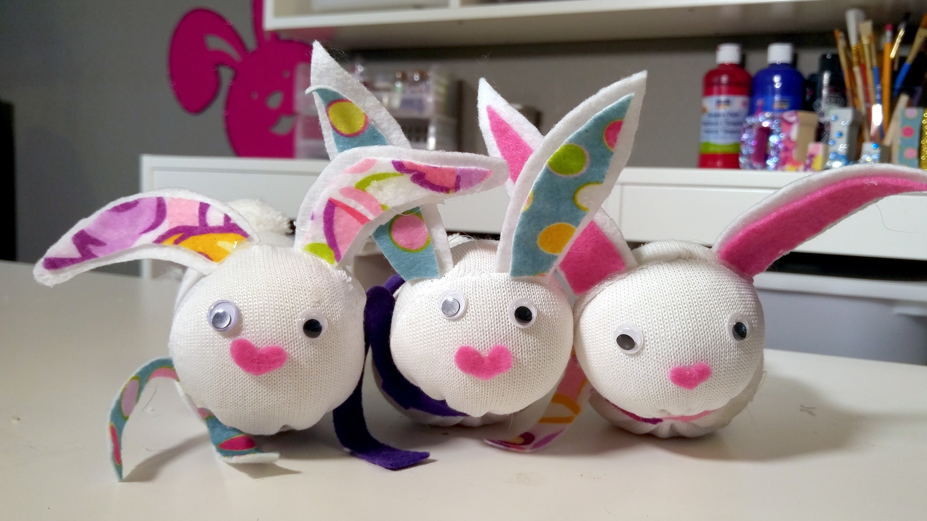 DIY Sock Bunnies Thumbnail 02.jpg