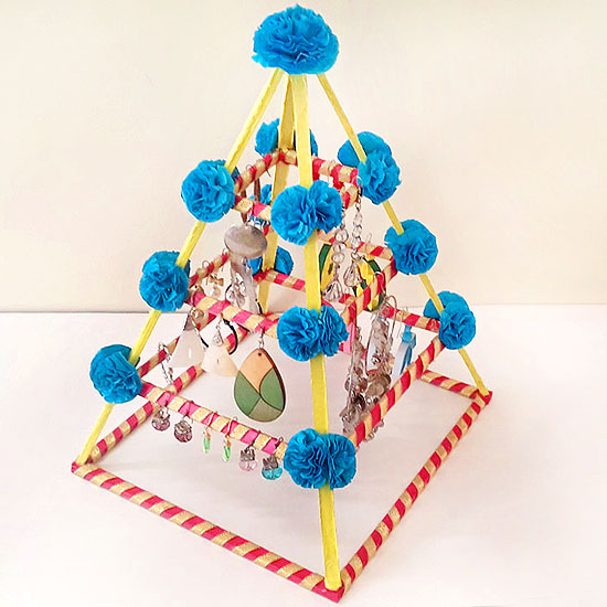 DIY-Earrings-Stand-Using-Cardboard-stylenrichDIY.jpg