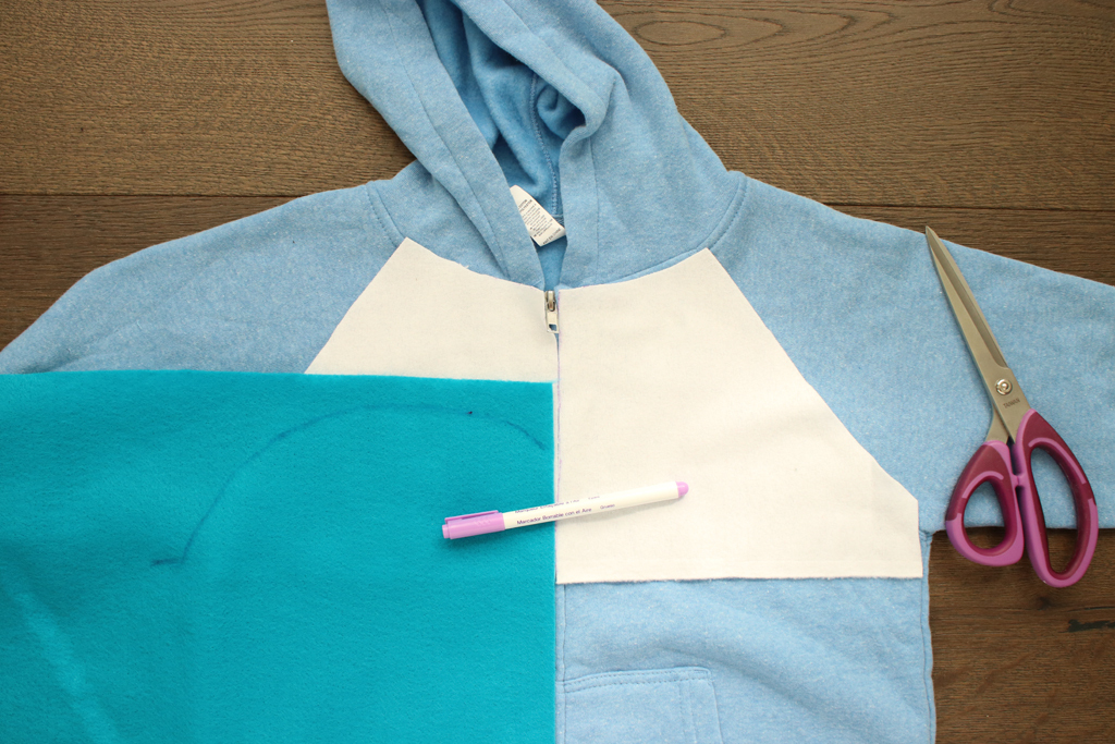 DIY-Elsa-Hoodie-4-blue-felt.jpg