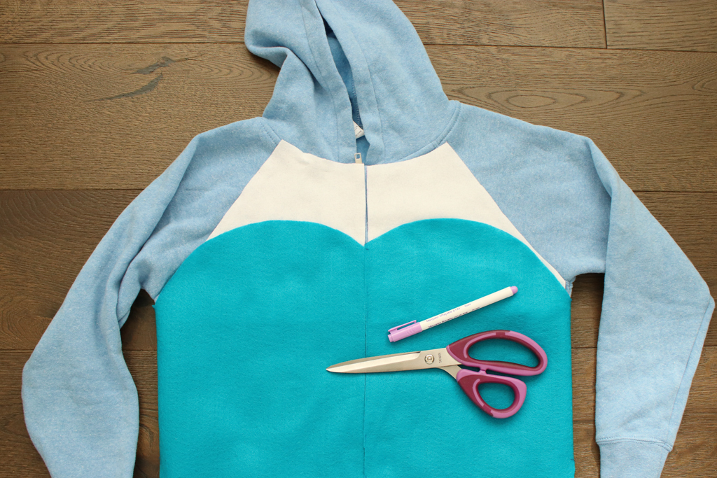 DIY-Elsa-Hoodie-5-blue-felt.jpg