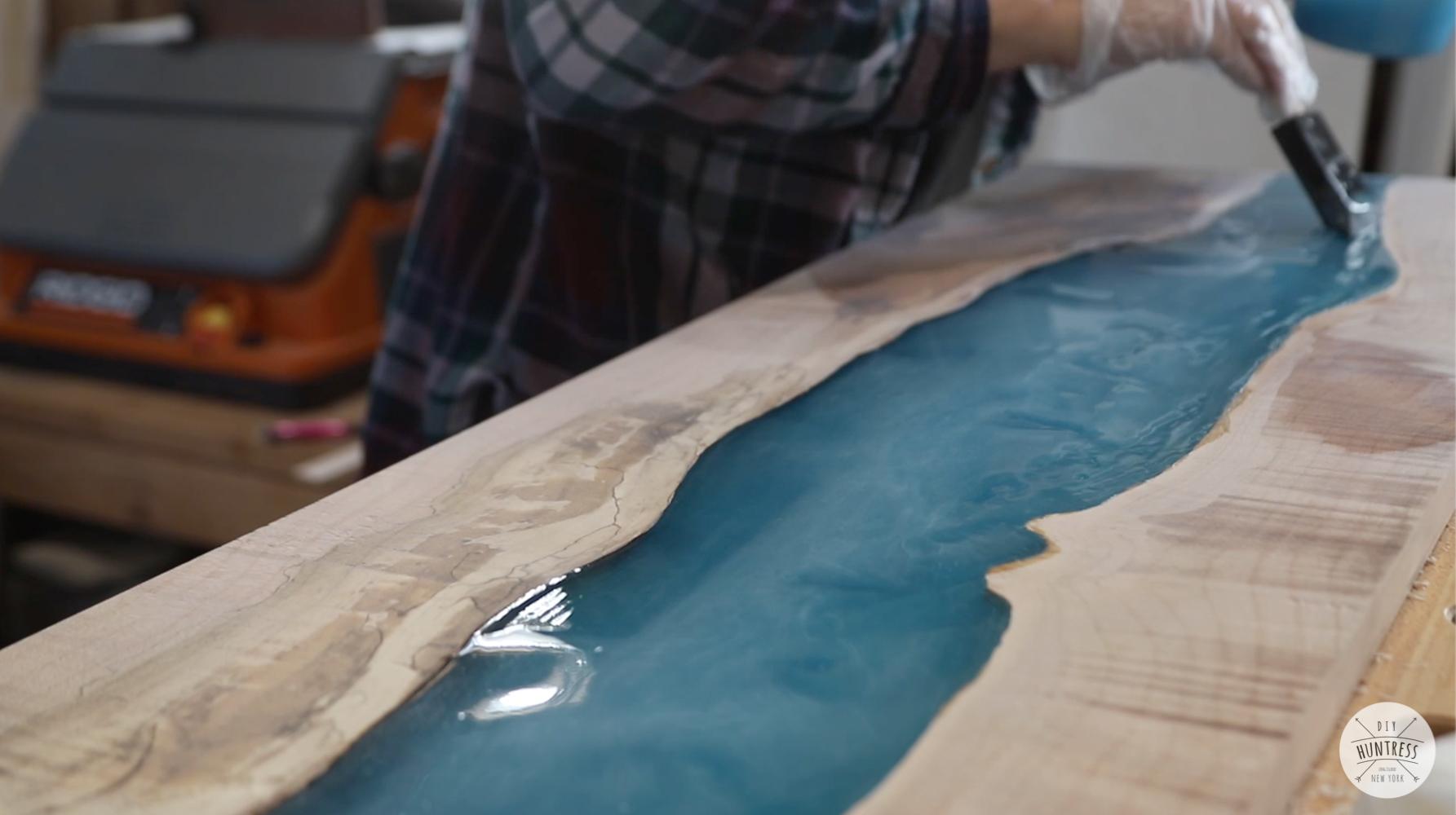 DIY-Glow-In-The-Dark-Resin-Table-11.jpg