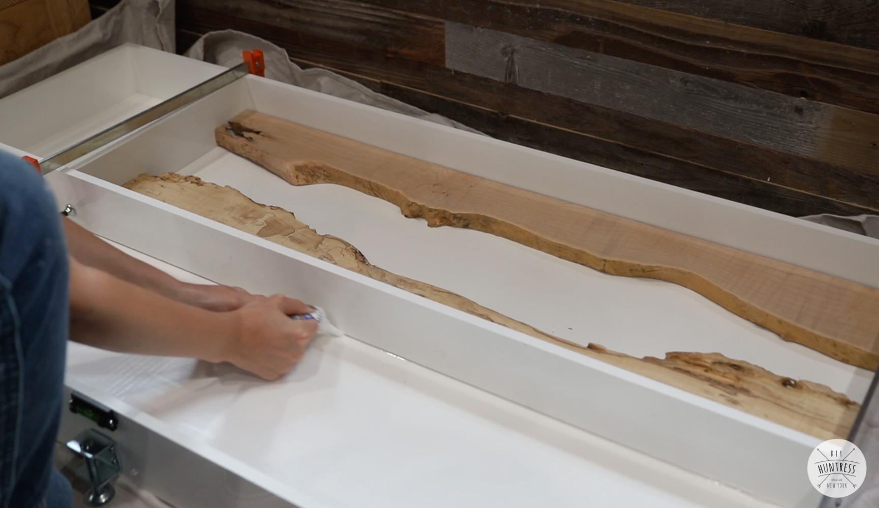 DIY-Glow-In-The-Dark-Resin-Table-6.jpg