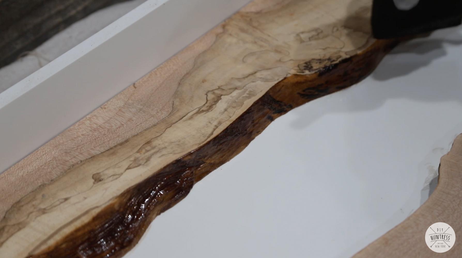 DIY-Glow-In-The-Dark-Resin-Table-7.jpg