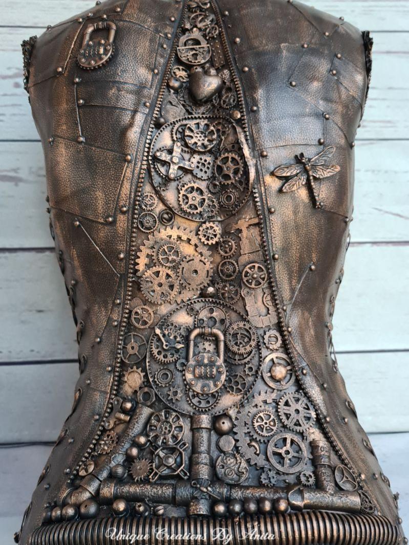 Decorated mannequin - Steampunk (7).jpg