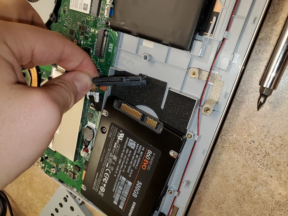 Disconnect Hard Drive Pic.jpg