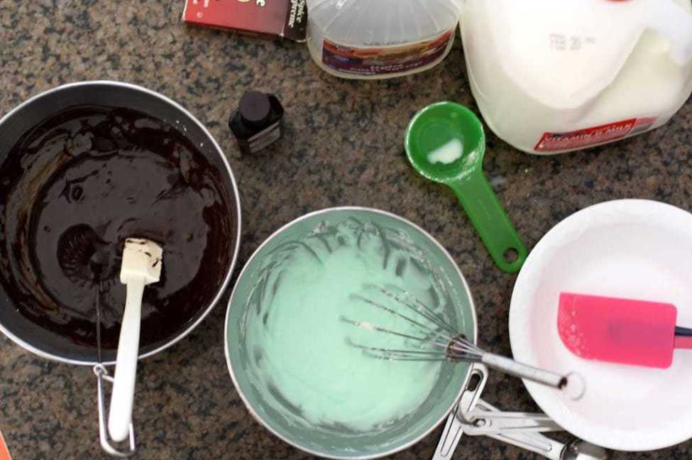 Double-2BFudge-2BMint-2BCookies.-2BButter-2BWith-2BA-2BSide-2Bof-2BBread-2B0291-1.jpg
