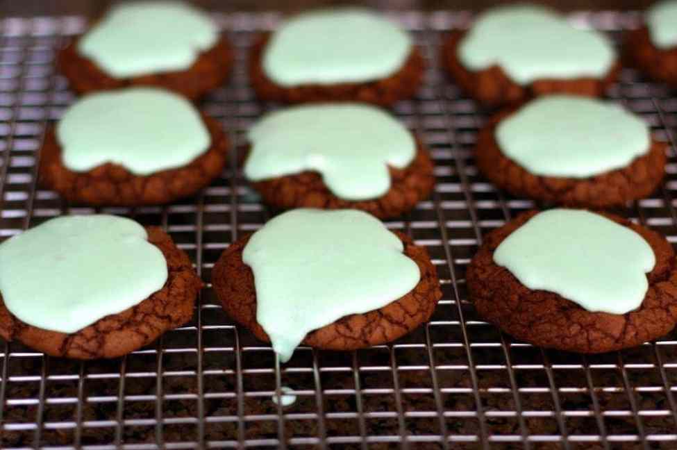 Double-2BFudge-2BMint-2BCookies.-2BButter-2BWith-2BA-2BSide-2Bof-2BBread-2B0301-1.jpg