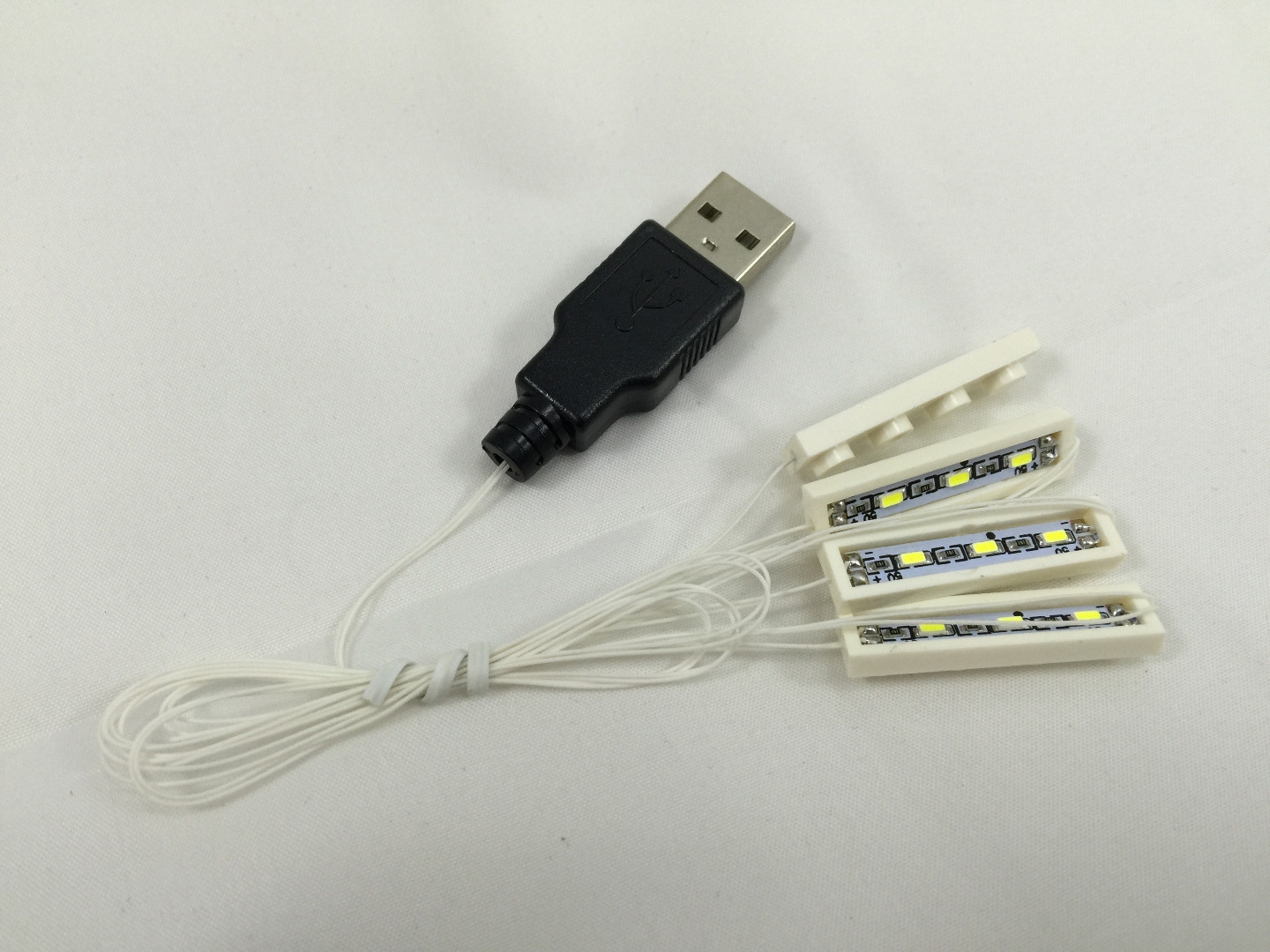 Down Lights 1x4 - 4 plates usb 2.jpg