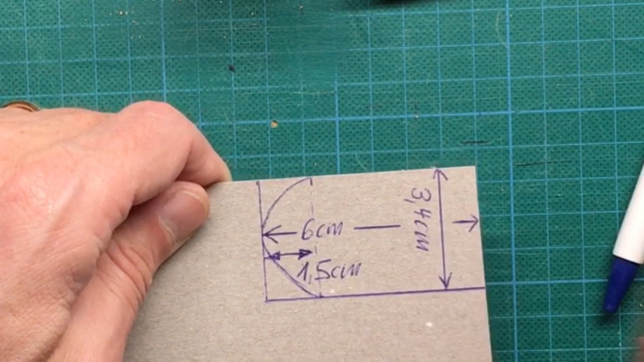 Drop stopping pour from soda can 06.JPG