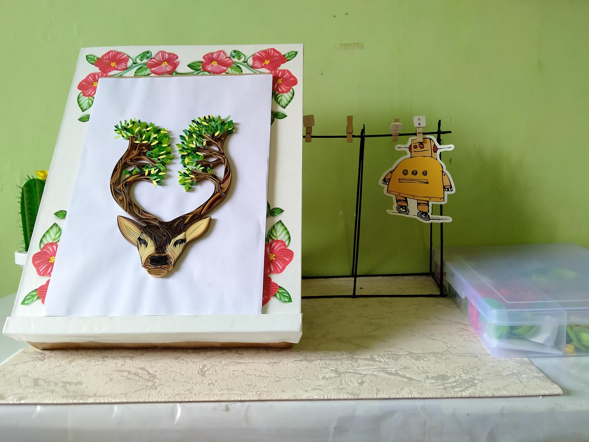 Easel from cardboard by quinzyvarira  (3).jpg