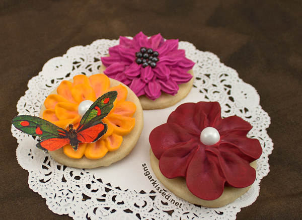 Easy, Stunning, Dimensional Icing Flowers-22.jpg