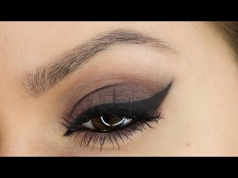 Easy Eyeliner Tutorial Using Eyeliner Stencils | Shonagh Scott | ShowMe MakeUp