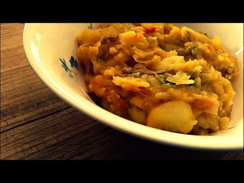 Easy Potato Curry Recipe - A Comforting Ginger-Potato Curry - hissingcooker.com