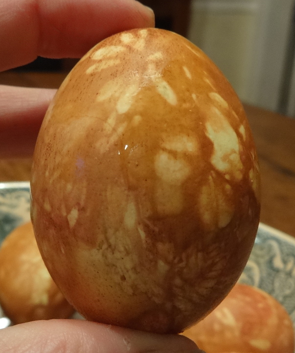 Egg Detail-Dutch Dying Eggs 4-15-14.JPG