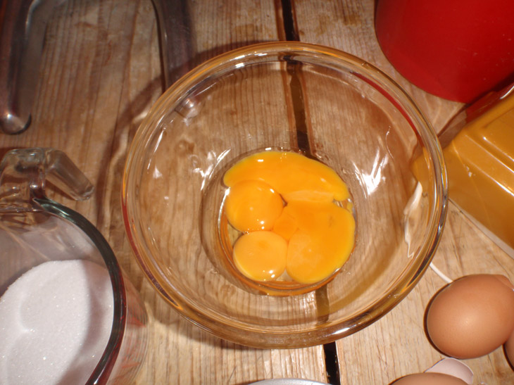 Egg_yolks_1.jpg