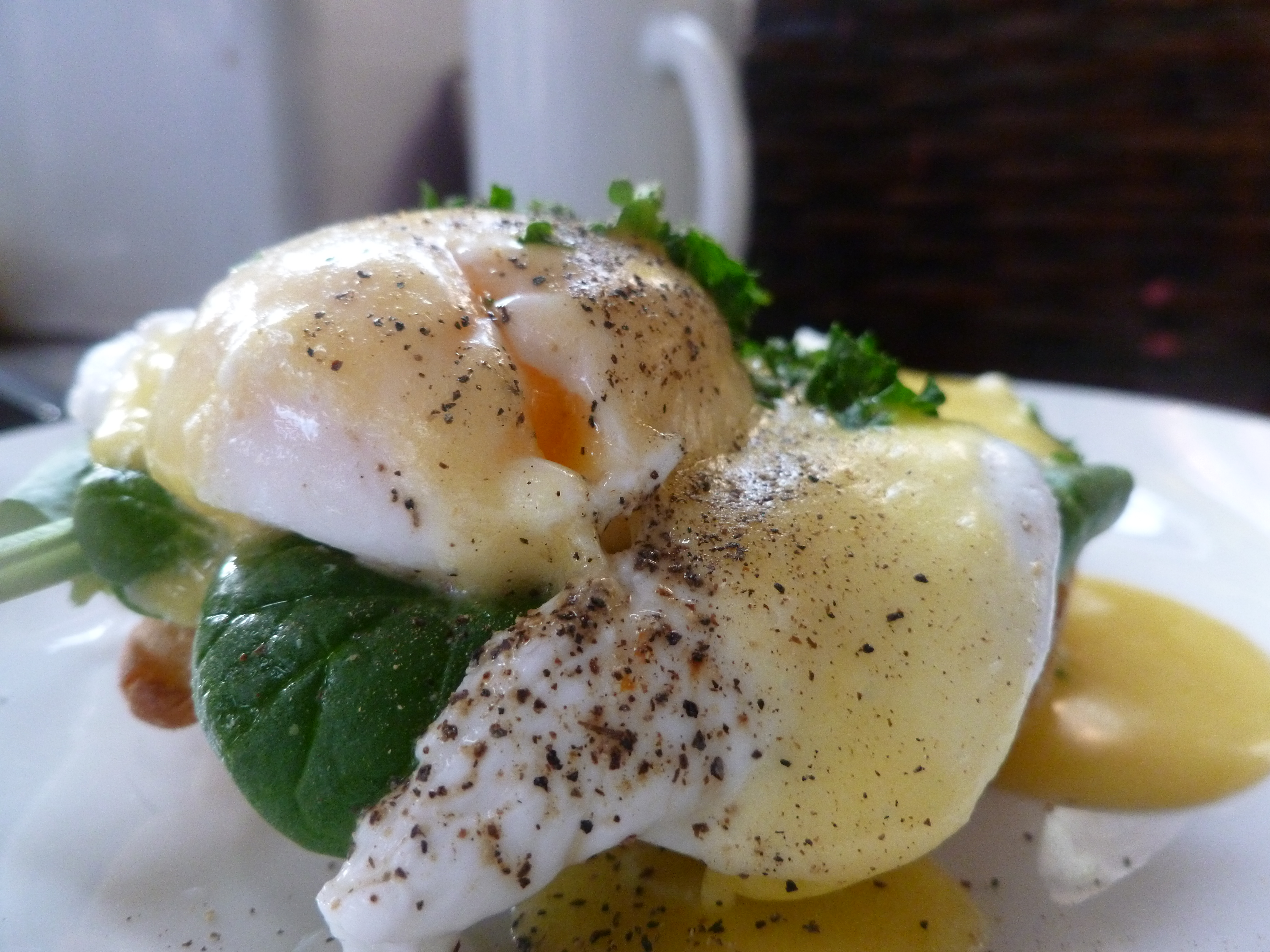 Eggs benedict 097.JPG