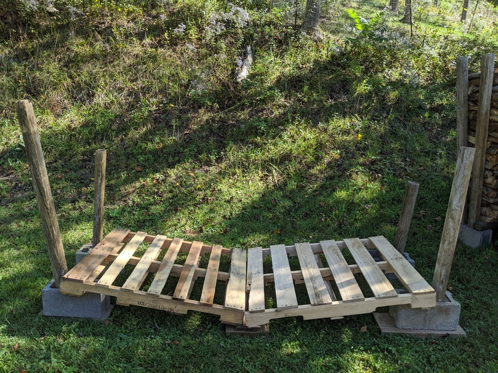 Firewood_pallet_container_05.jpg