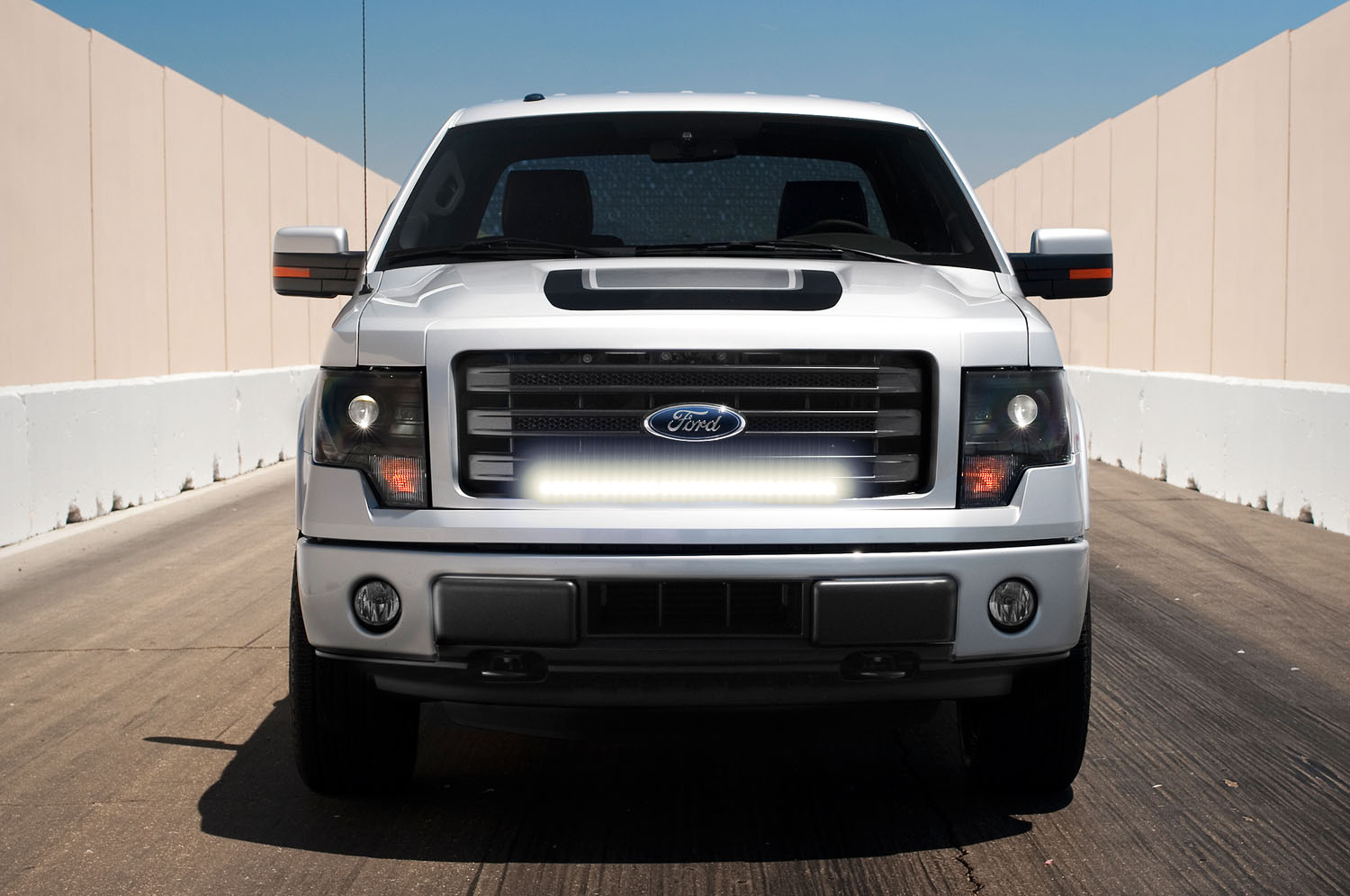 Ford-F150-30-In-LED-Light-Bar-Combo-06.jpg