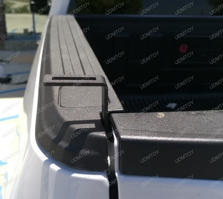 Ford-F150-Truck-Bed-Edge-Backup-Podlights-08.jpg