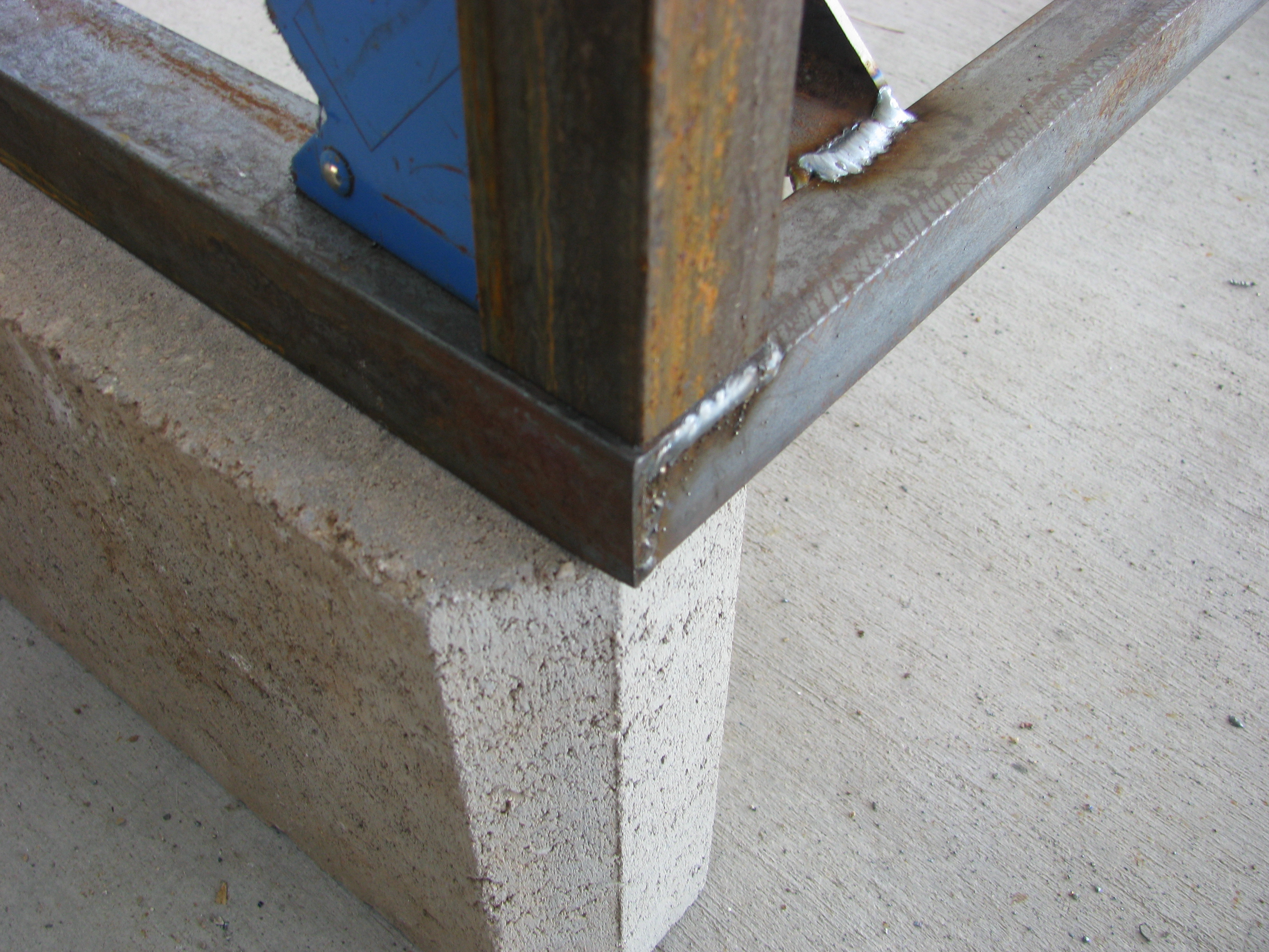 Frame - legs welded - 1.JPG