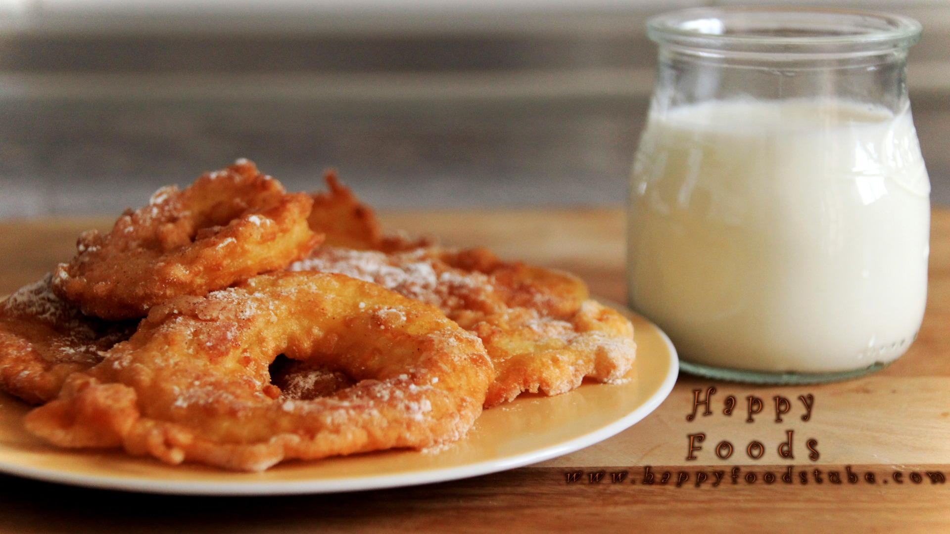 Fried apple cinnamon slices picture.jpg