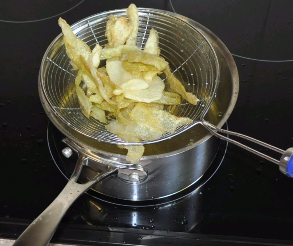 Frying_Potatoskins_10.jpg