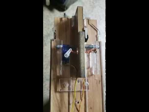 Gadget Cashe lock mechanism operation