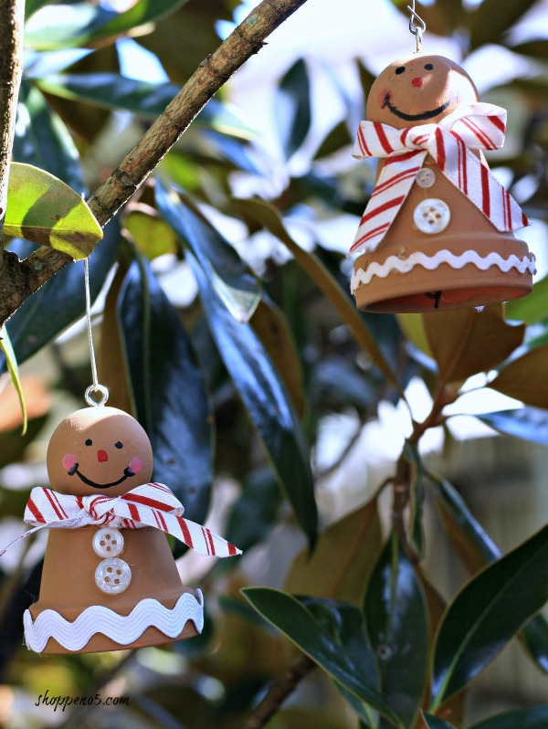 Gingerbread Man 2 in tree.jpg