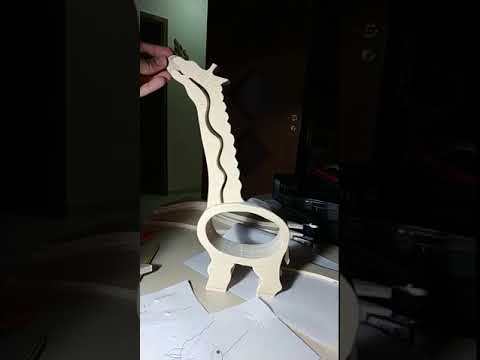 Giraffe piggy bank - coin test