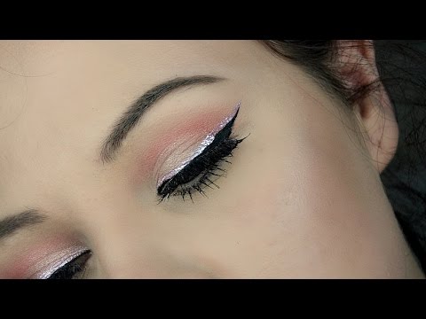 Glitter Winged Eyeliner Makeup Tutorial | Danielle Scott