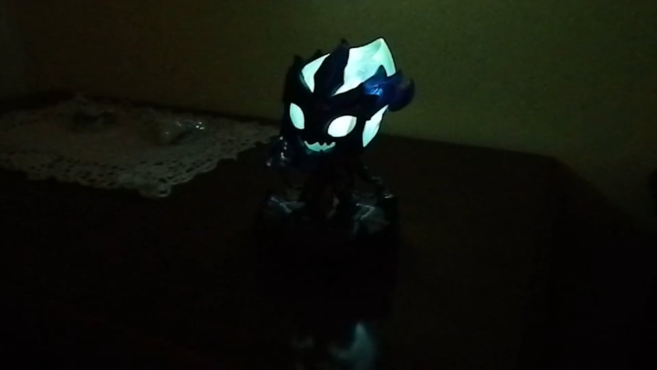 Glowing Thresh figure