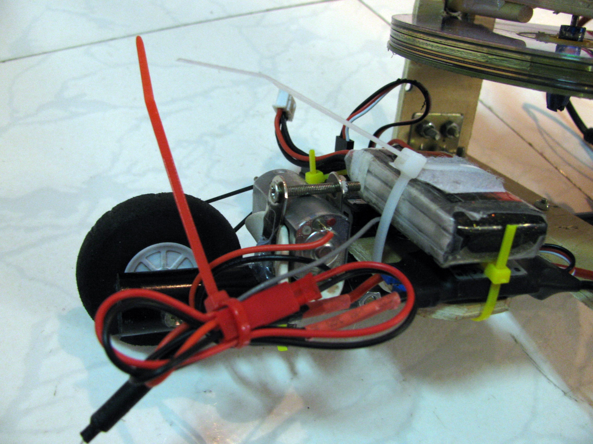 Gyro Stabilized Two Wheeler e.JPG