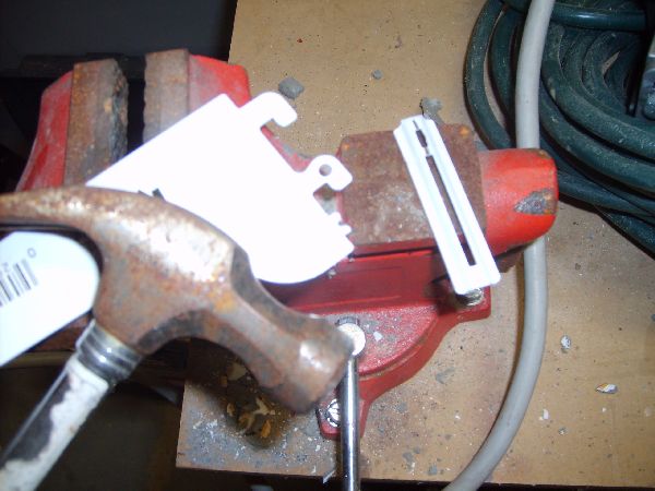 Hammer off shelf brace end.JPG