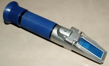 Hand_Held_Refractometer_Brix_Tester_Salinity_Refractometer.jpg