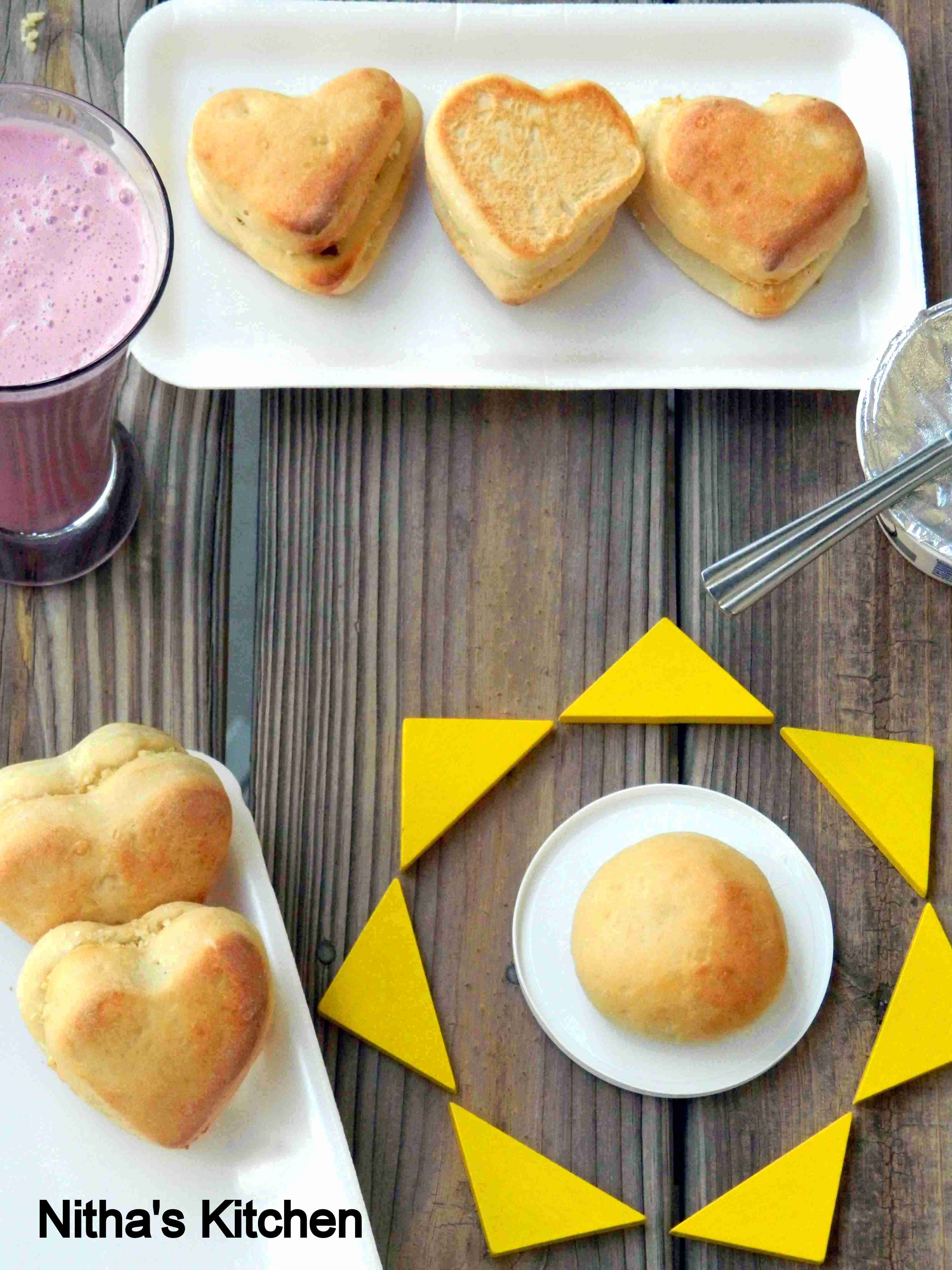 Heart_Dinner_Rolls3.jpg