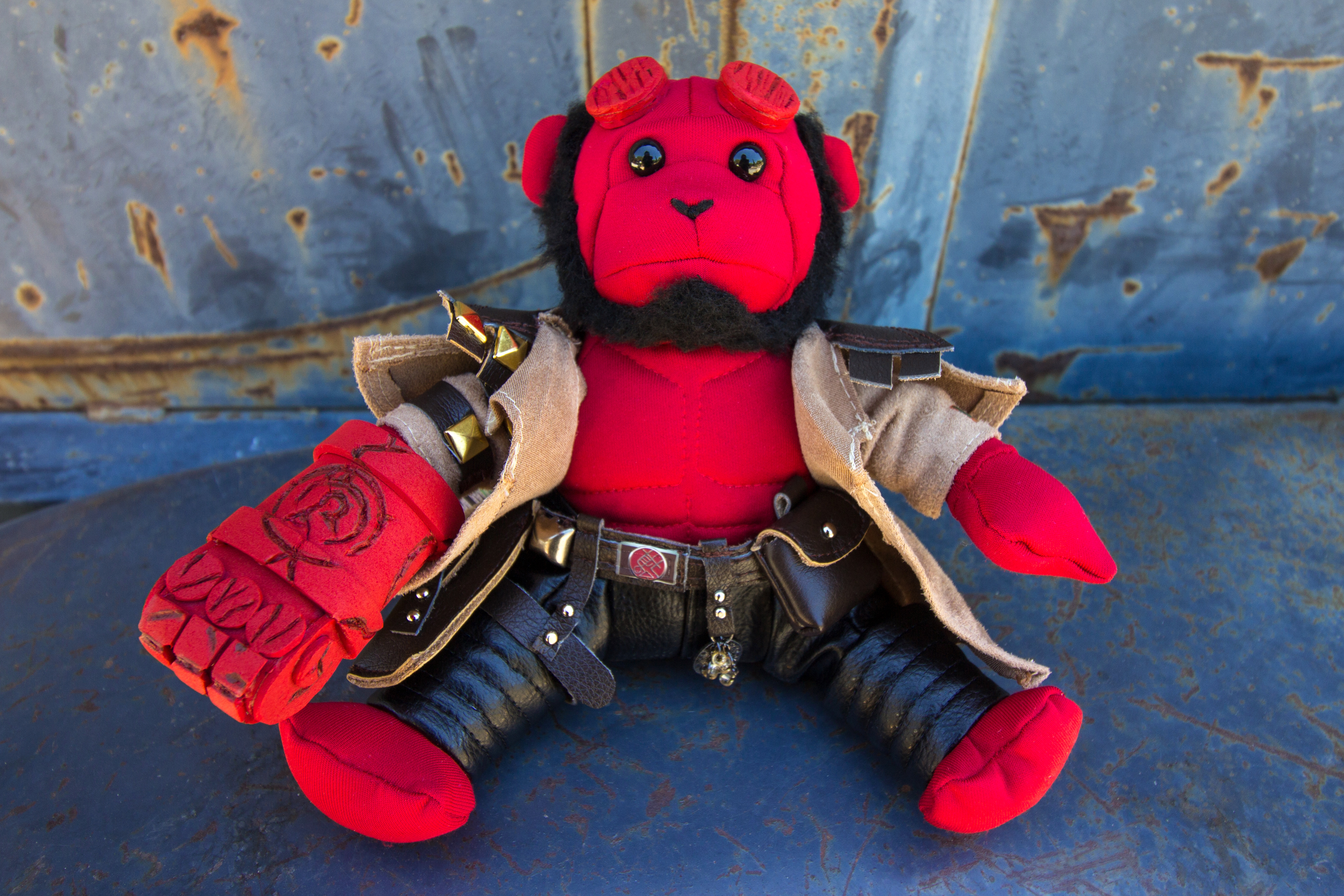 HellboyComicConCostumeTimmyThinkGeekSentFromMars-8.jpg