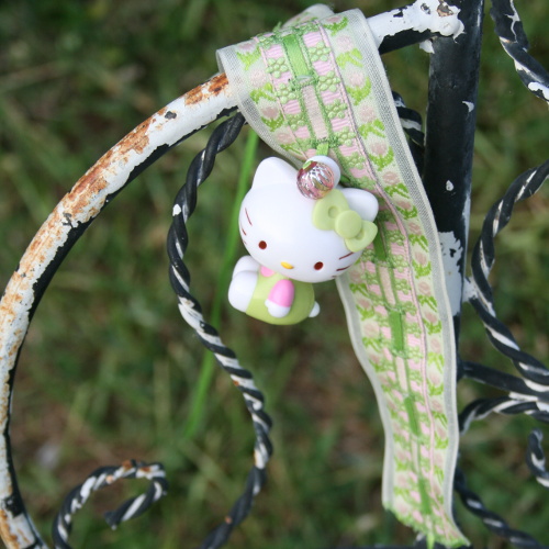 Hellokittysingle.jpg