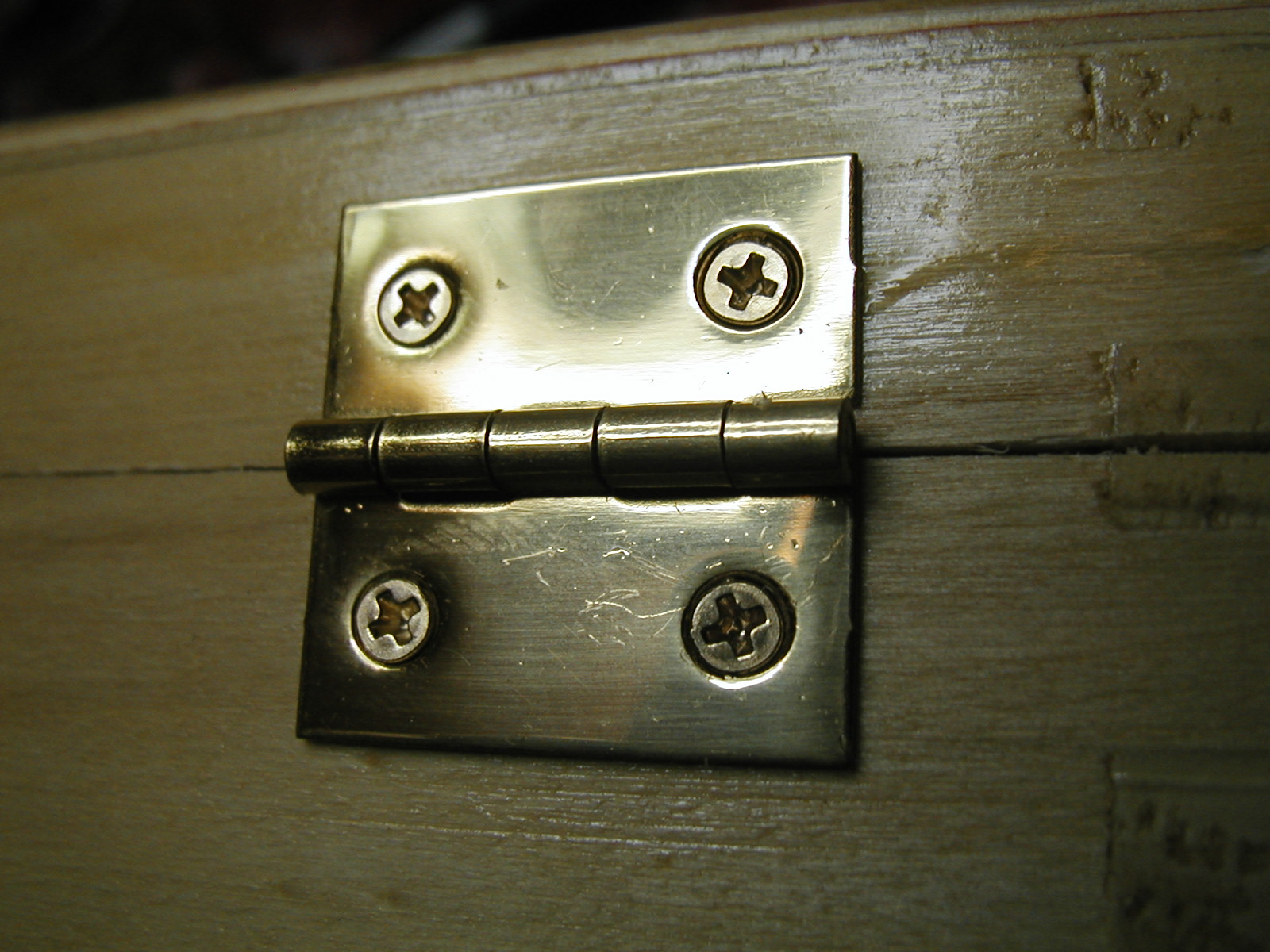 Hinge, new installed.JPG