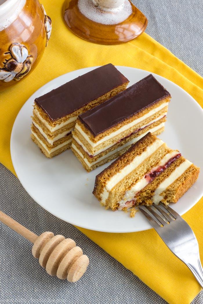 Honey-Cake-Slices.jpg