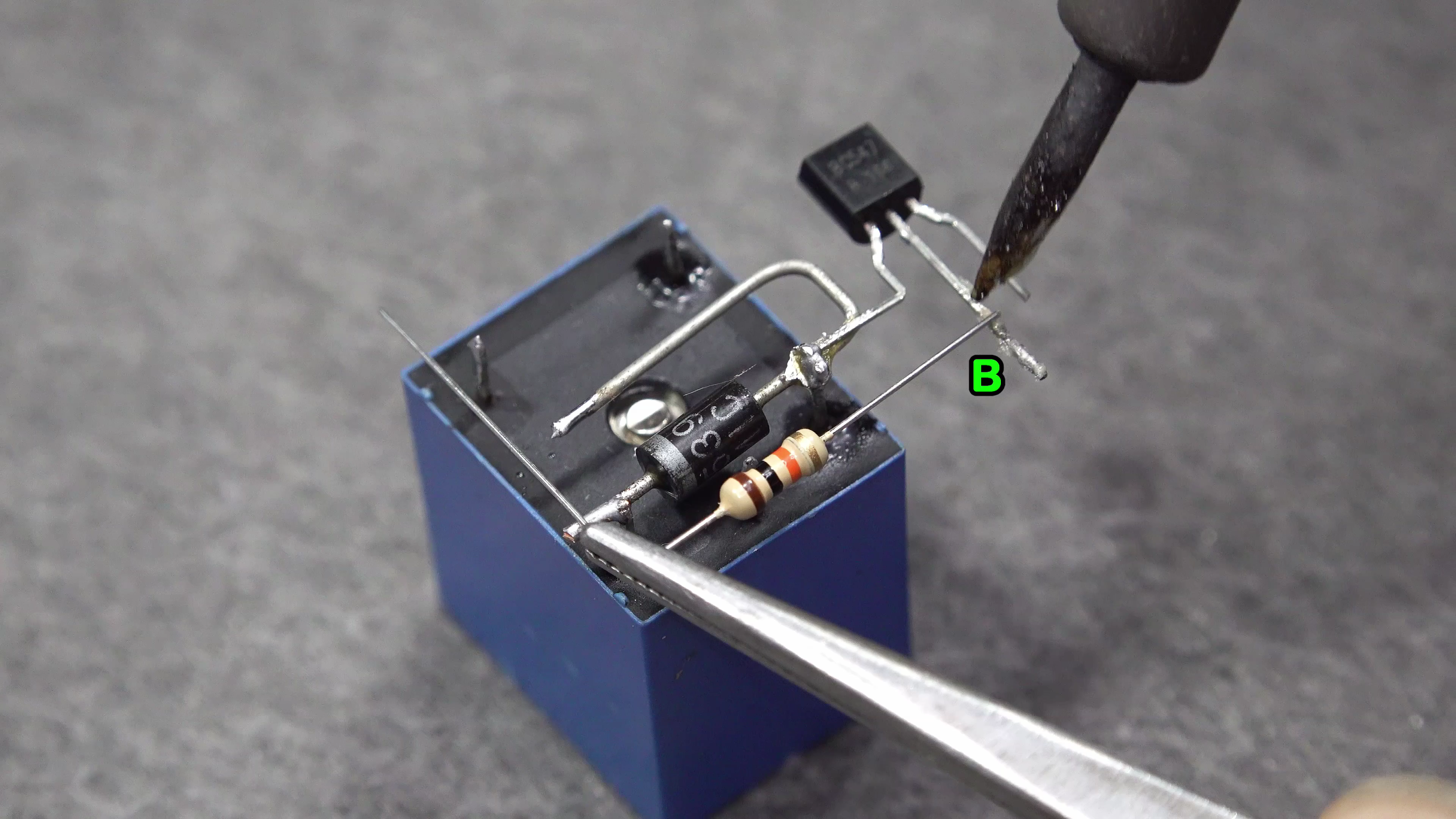 How To Make A LED Flasher Circuit With Relay And LDR.mp4_000079162.png