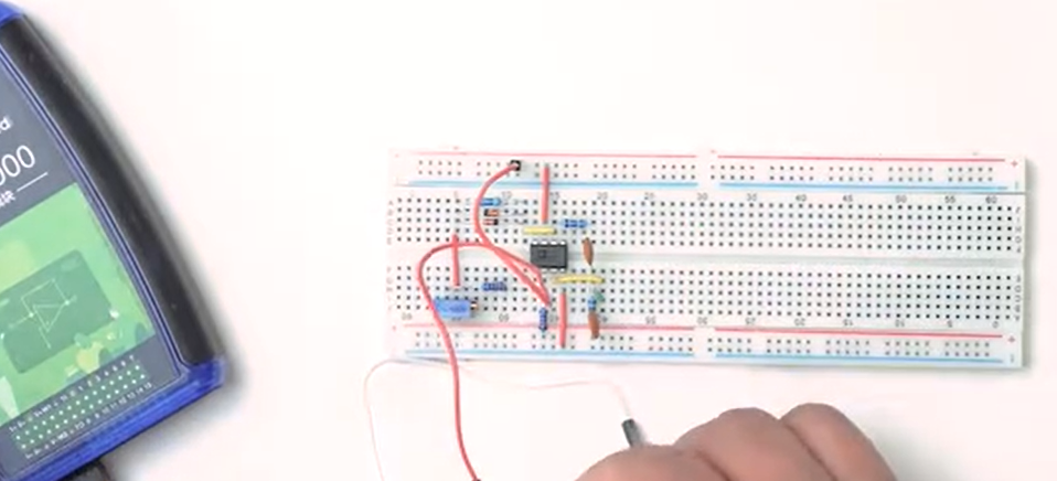 How to Build a Quartz Oscillator Using Basic Electronic Components.png