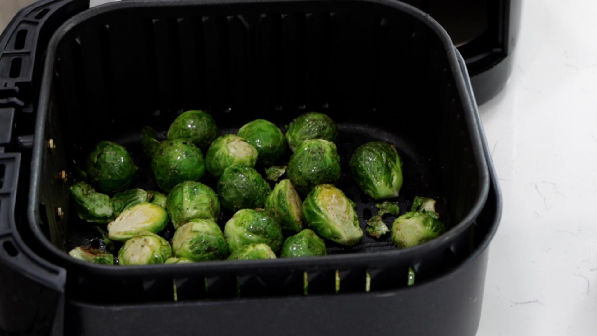 How to Cook Brussels Sprouts in the Air Fryer.00_04_37_15.Still006.jpg