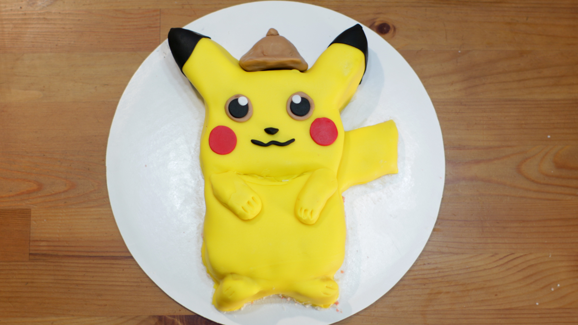 How to Make a Pokemon Cake | Detective Pikachu Movie.jpg