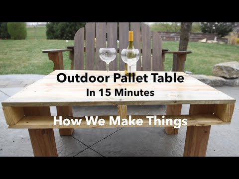 How to Make an Outdoor Pallet Table in 15 Minutes //DIY