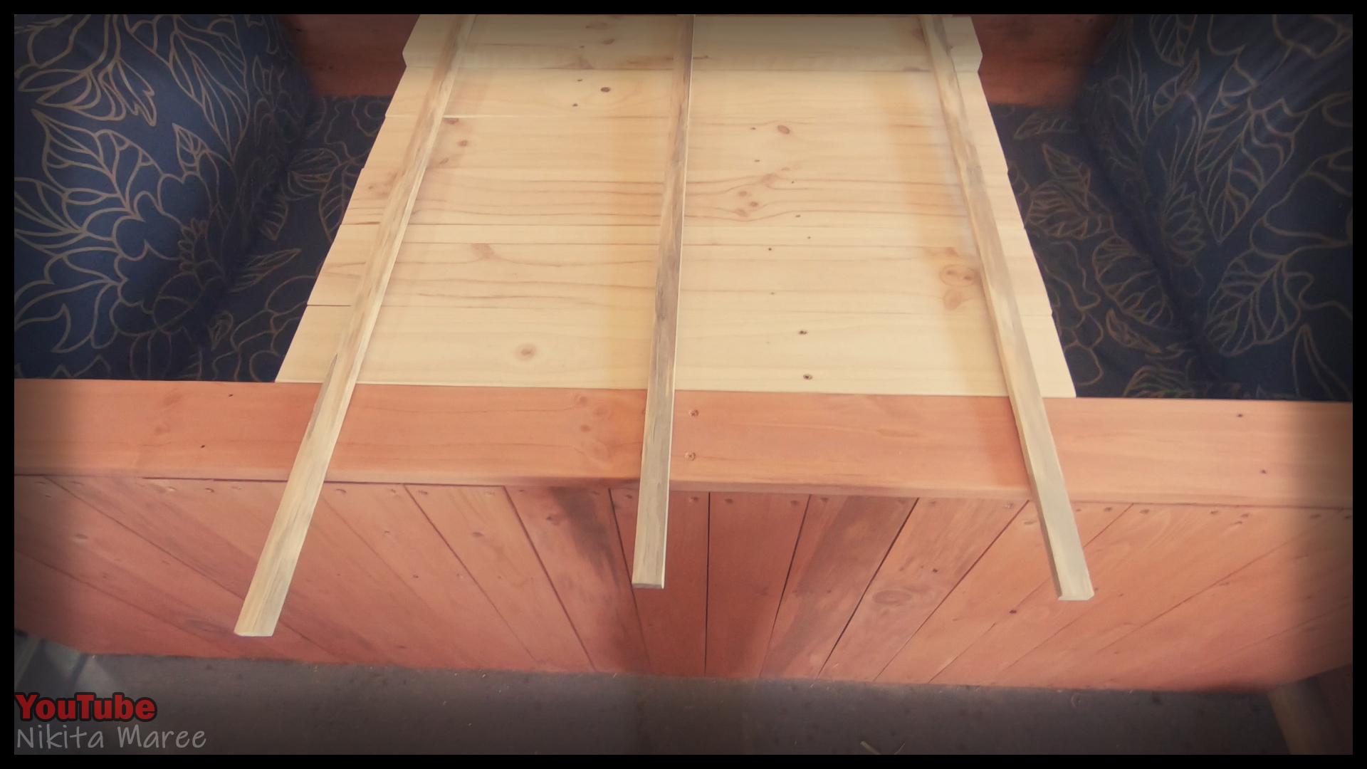 How to builda lift up table. DIY pallet wood table. World map table top (11).jpg