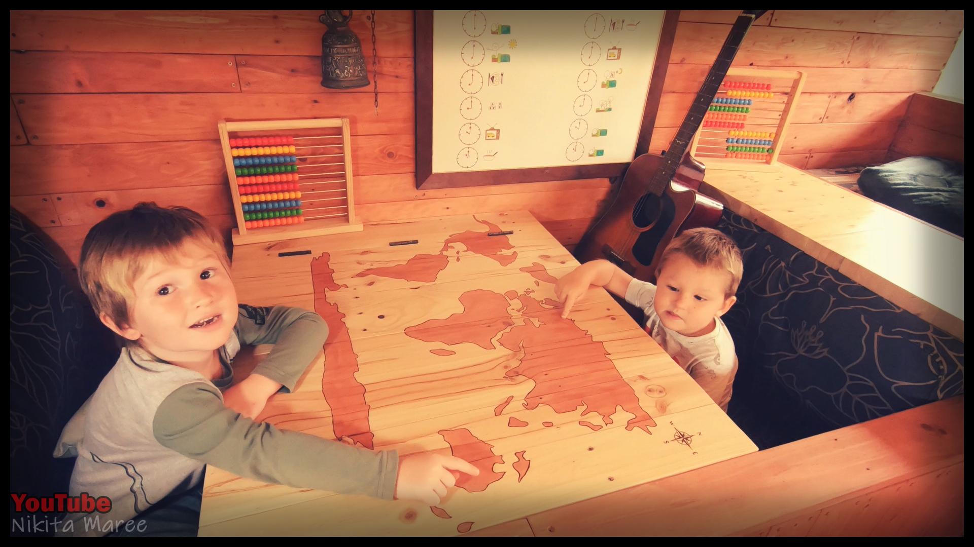 How to builda lift up table. DIY pallet wood table. World map table top (22).jpg