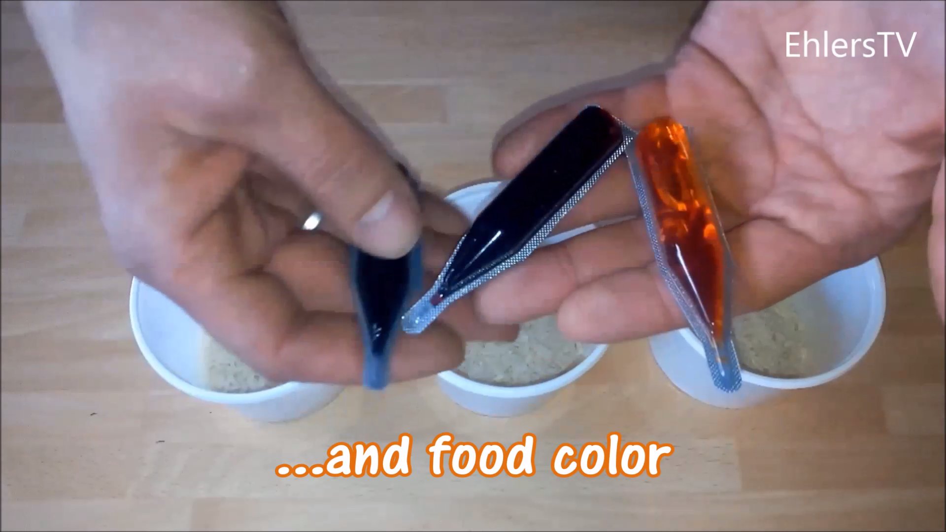 How to color easter eggs with rice-006.jpg