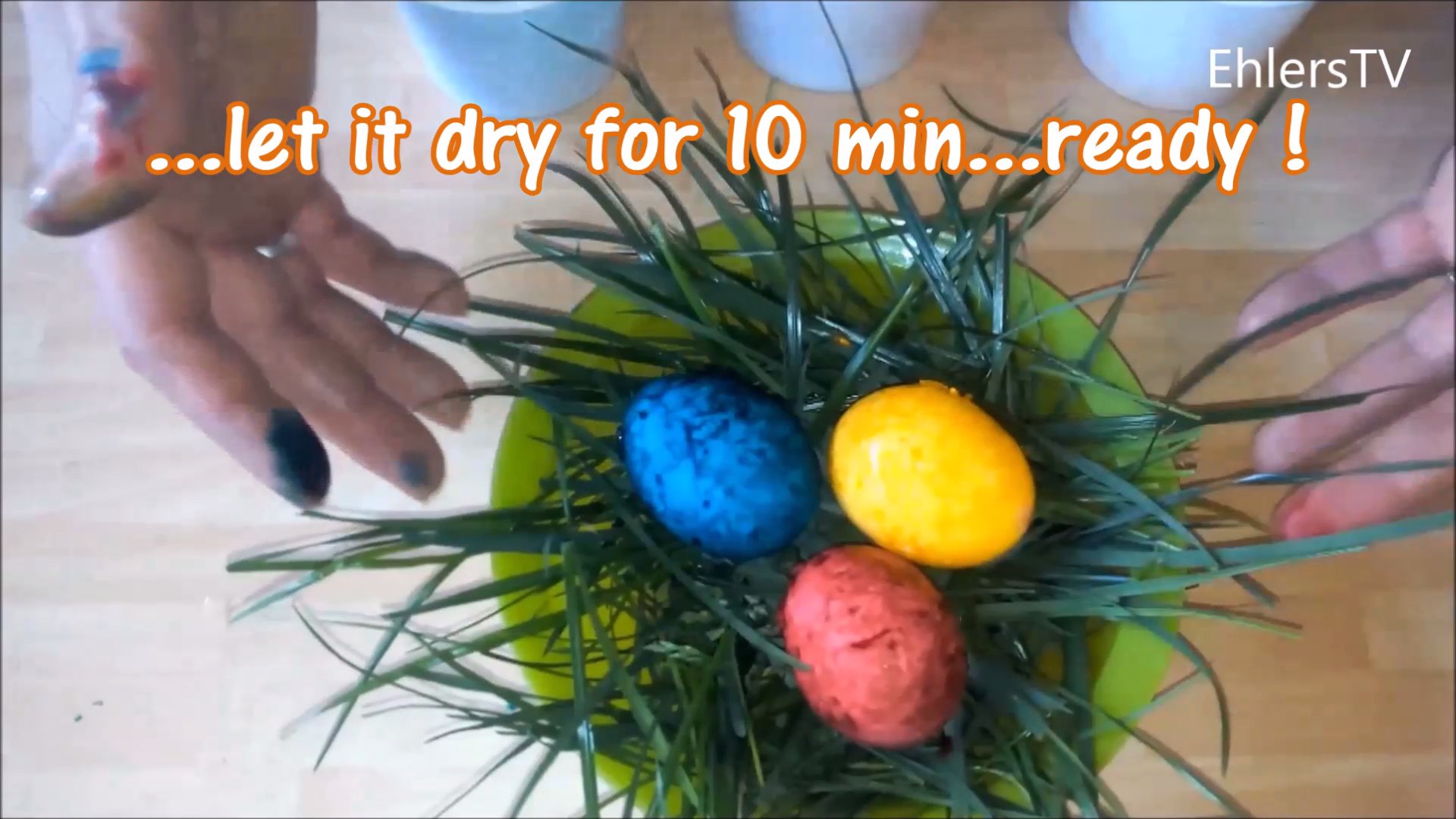 How to color easter eggs with rice-028.jpg