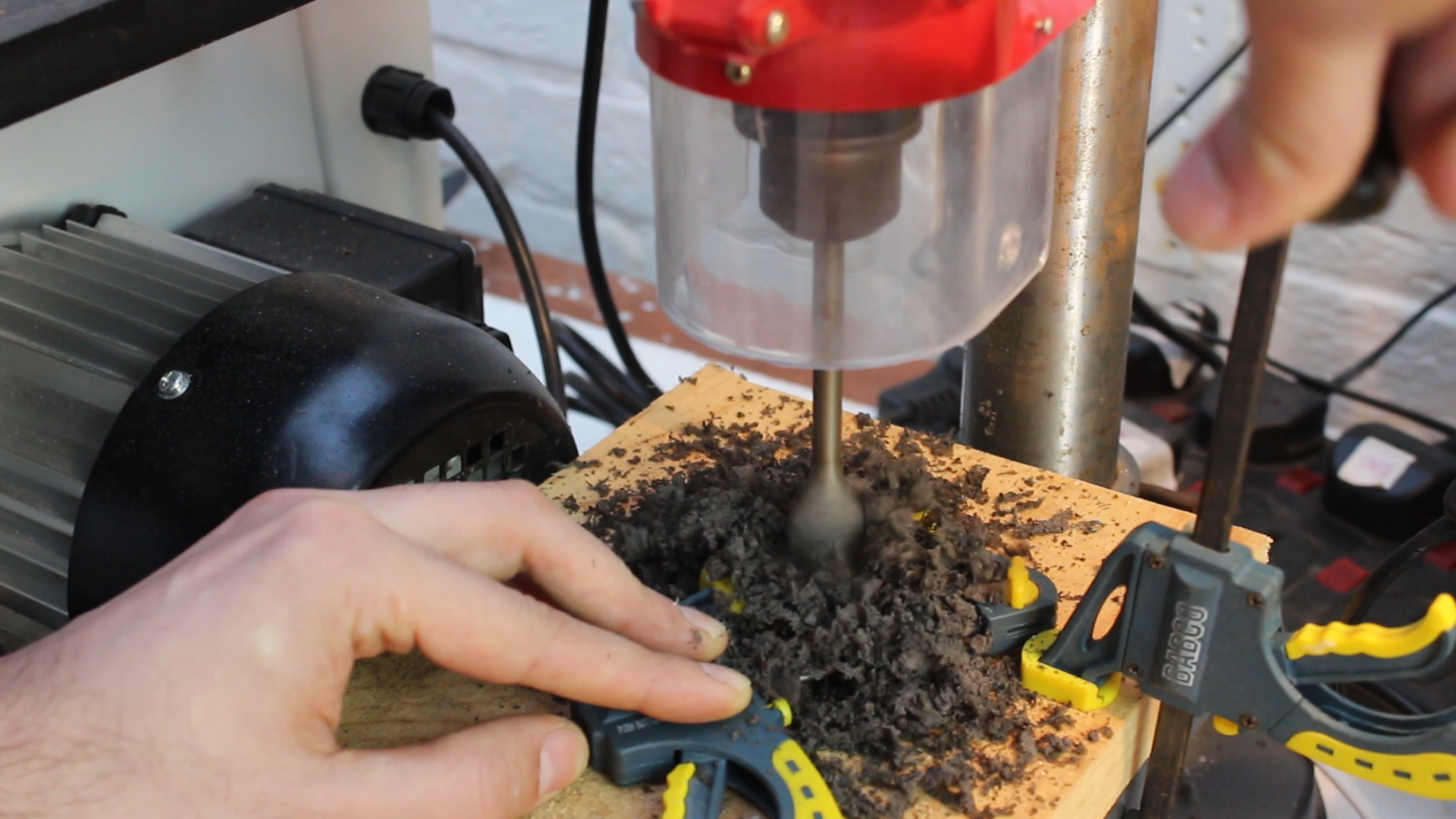 How to make a Wood &amp; Hammered silver ring 3.bmp